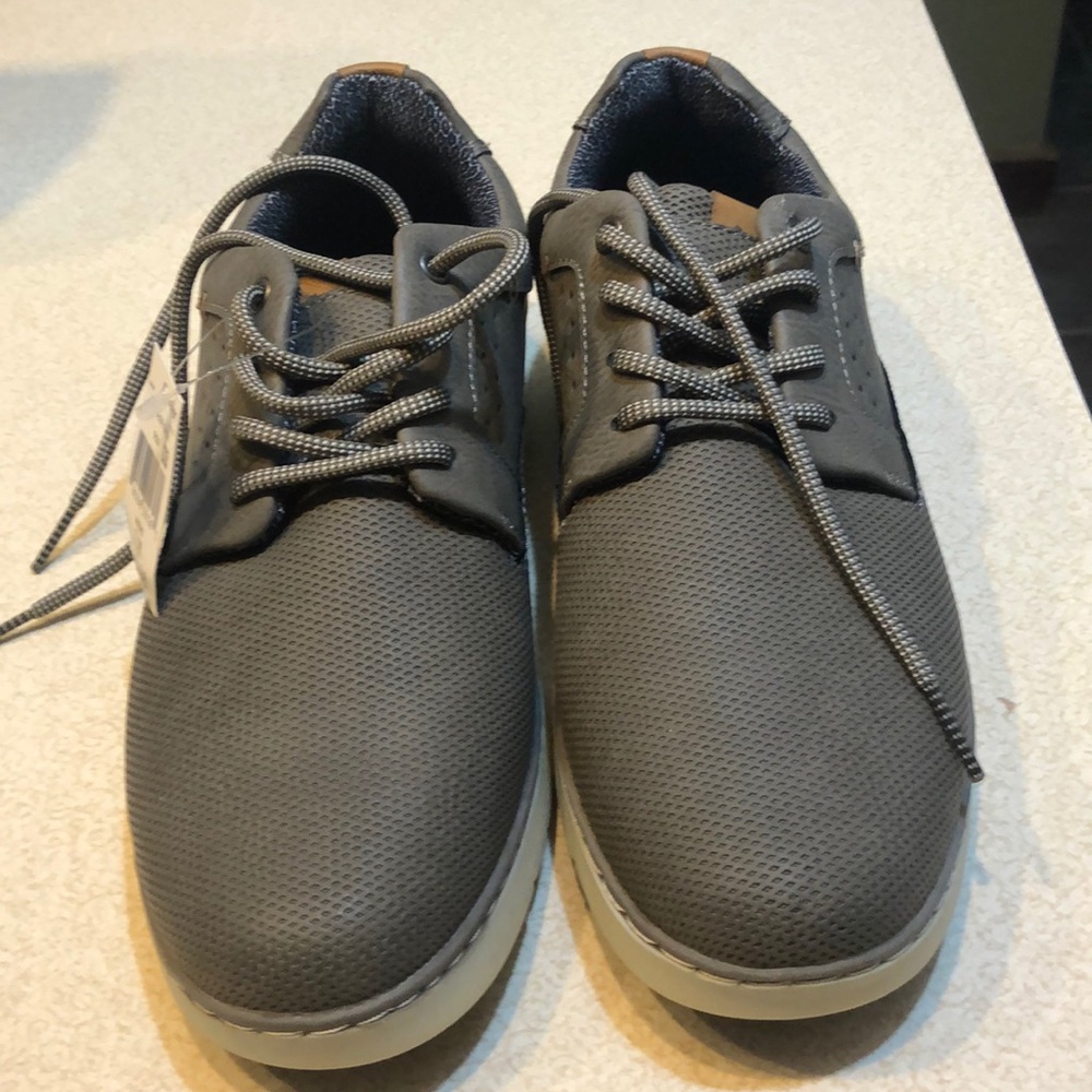 NWT Falls Creek Casual Walking Shoes